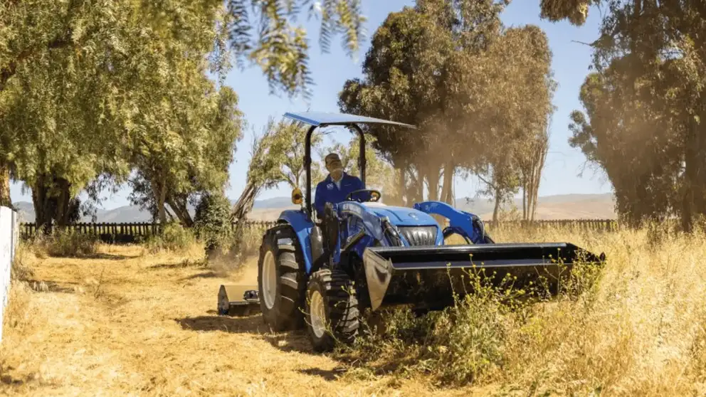 Boomer_50_Rops_New-Holland_Australia_Compressed